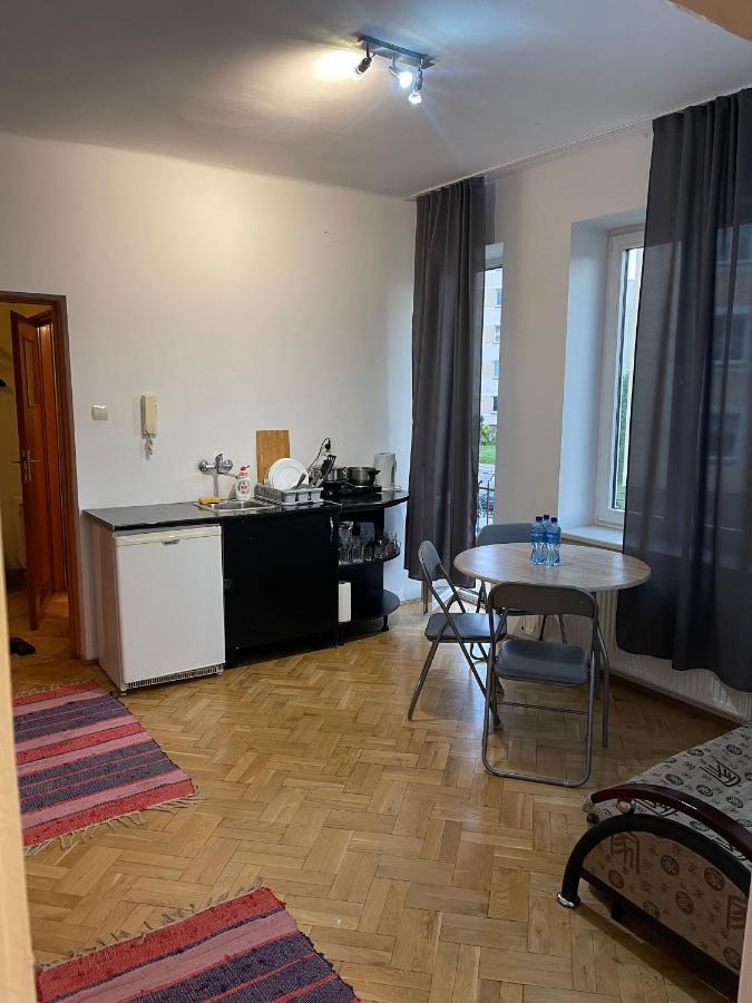 Apartamenty 650 Metrow Od Dworca Przemyśl 外观 照片
